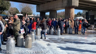 Viterbo - La protesta dei pastori sul prezzo del latte