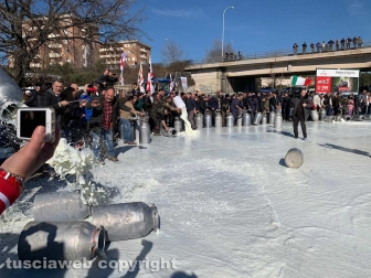 Viterbo - La protesta dei pastori sul prezzo del latte