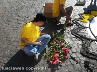 I preparativi per l'Infiorata del Corpus Domini