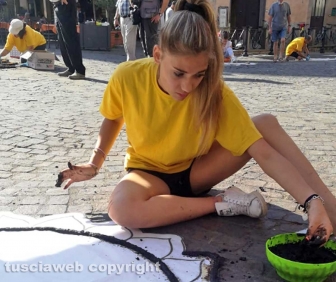 I preparativi per l'Infiorata del Corpus Domini