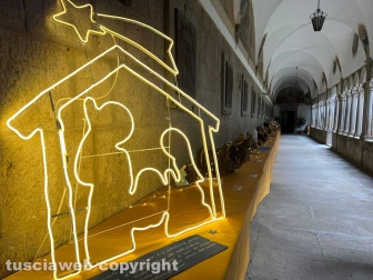 I presepi nel chiostro della basilica della Quercia