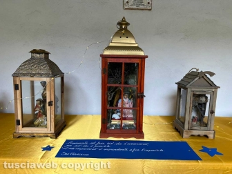 I presepi nel chiostro della basilica della Quercia