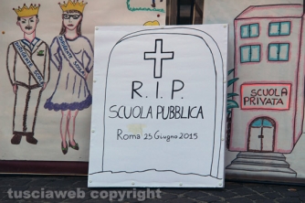 Viterbo - Gli insegnanti contro la \"Buona scuola\"