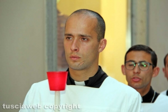 I sacerdoti della città dei Papi