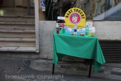 I saldi sulla bancarella