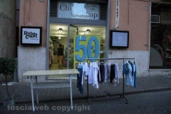 I saldi sulla bancarella