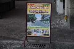 I saldi sulla bancarella
