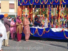 Viterbo - I sikh invadono il Pilastro