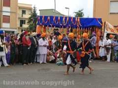 Viterbo - I sikh invadono il Pilastro