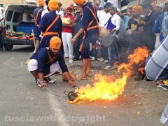 Viterbo - I sikh invadono il Pilastro