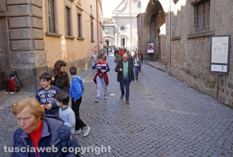 I turisti invadono la città dei Papi