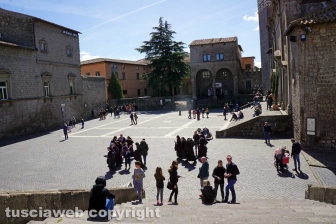 I turisti invadono la città dei Papi