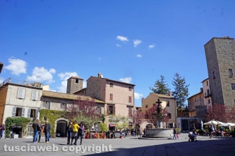 I turisti invadono la città dei Papi