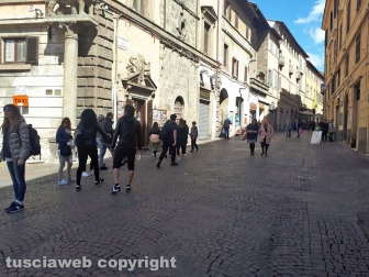 I turisti invadono la città dei Papi