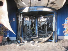 I vigili del fuoco tra le macerie