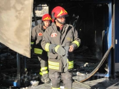I vigili del fuoco tra le macerie