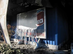 I vigili del fuoco tra le macerie