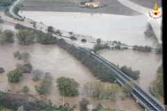L\'esondazione vista dall\'elicottero dei vigili del fuoco
