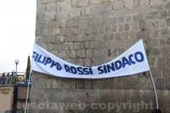 Filippo Rossi abbraccia le mura di Viterbo