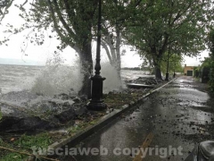 Il lago di Bolsena si mangia la costa