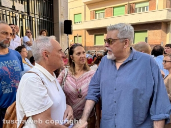 Viterbo - Liceo classico - Il Buratti non si tocca - Enrico Mezzetti con Alfonso Antoniozzi e l'assessora Elena Angiani