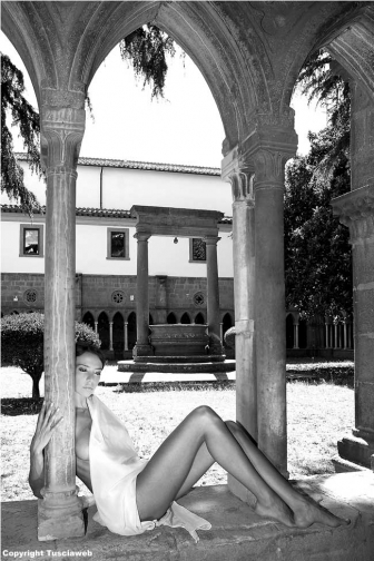 aprile - Laura Piovani