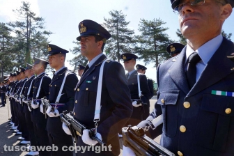 Il cambio di comando alla scuola marescialli