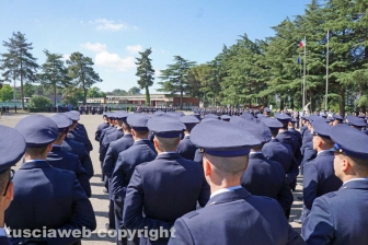 Il cambio di comando alla scuola marescialli