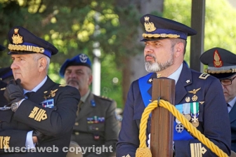Il cambio di comando alla scuola marescialli