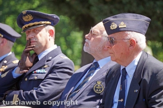 Il cambio di comando alla scuola marescialli