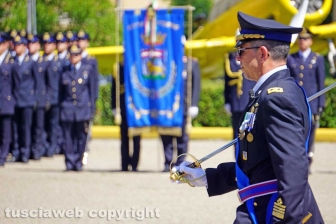 Il cambio di comando alla scuola marescialli