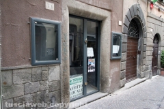 Un negozio di via Saffi