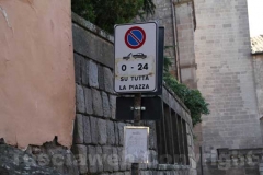 Piazza San Lorenzo - Il divieto di sosta h 24