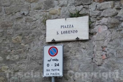 Piazza San Lorenzo - Il divieto di sosta h 24