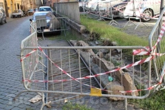 La ringhiera crollata in via San Leonardo