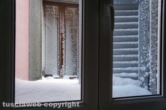 Il centro storico coperto di neve