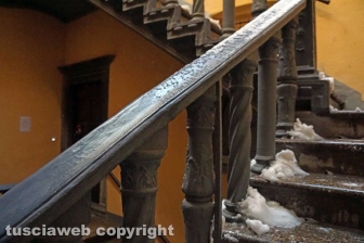 Il centro storico coperto di neve