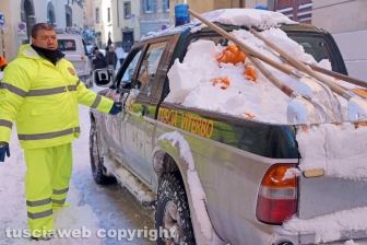 Il centro storico coperto di neve