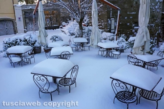 Il centro storico coperto di neve