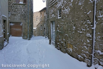 Il centro storico coperto di neve
