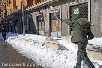 Il centro storico coperto di neve