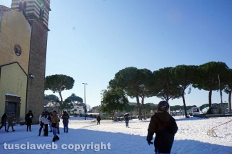 Il centro storico coperto di neve