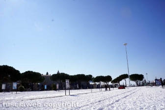 Il centro storico coperto di neve