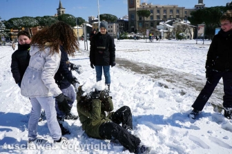Il centro storico coperto di neve