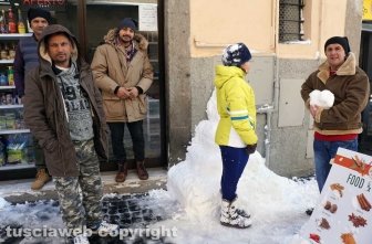 Il centro storico coperto di neve