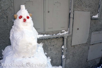 Il centro storico coperto di neve