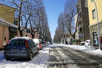 Il centro storico coperto di neve