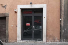 Il centro storico pieno di affittasi