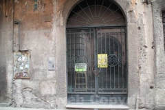 Il centro storico pieno di affittasi