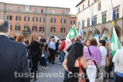 Il centrosinistra festeggia a piazza del comune